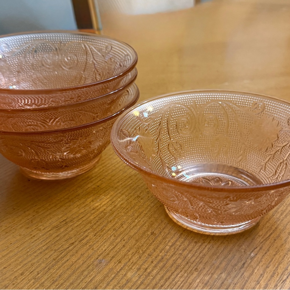 💜 Vintage Pink Tiara Sandwich Glass Bowl